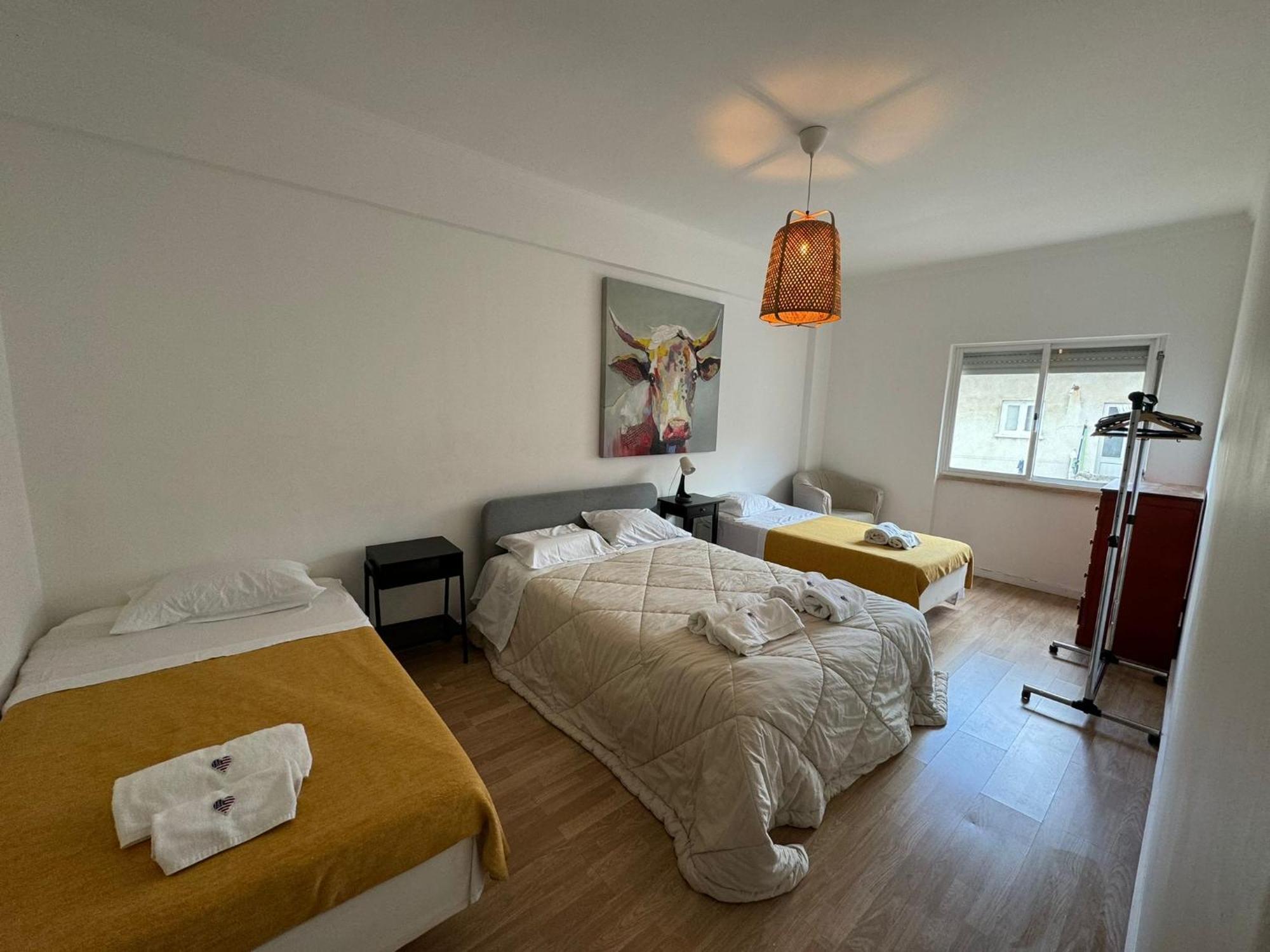 Almada Big Flat Next To Lisbon And Caparica Beach Exteriör bild
