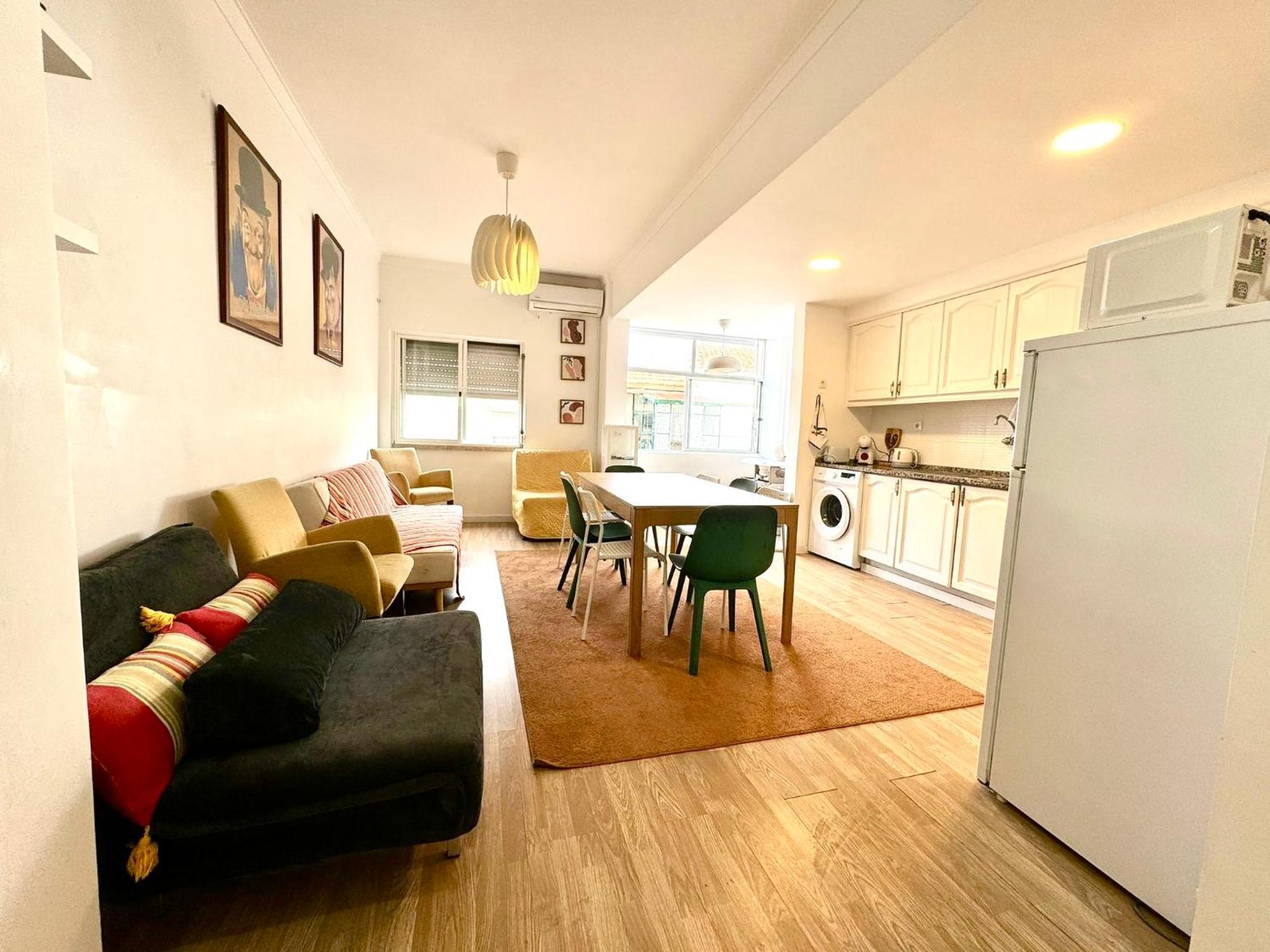 Almada Big Flat Next To Lisbon And Caparica Beach Exteriör bild